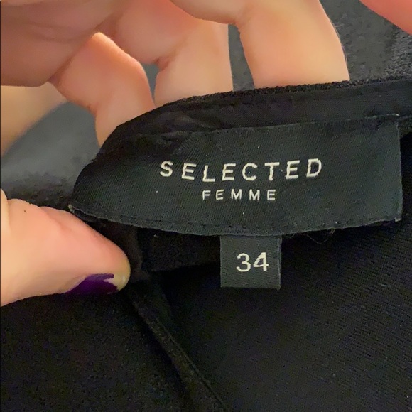 *Professional Black Dress - Picture 4 of 4